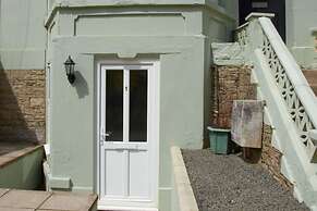 Knightstone Apartment