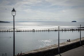 Knightstone Apartment