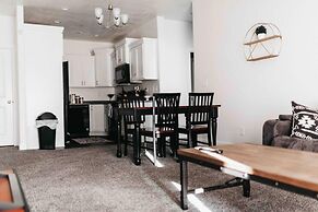 NEW Condo Cache Valley 3BR 2BA - Sleeps 7