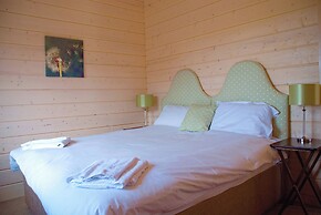 Skylark Lodge