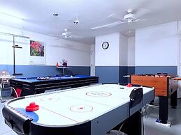 Spacious Family Pool Home With Game Room-588ocb 4 Bedroom Home by RedA