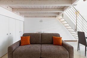 Cozy Mezzanine Apartment by Wonderful Italy