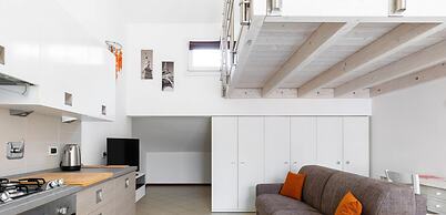 Cozy Mezzanine Apartment by Wonderful Italy