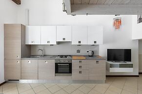 Cozy Mezzanine Apartment by Wonderful Italy