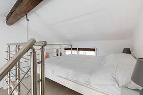 Cozy Mezzanine Apartment by Wonderful Italy