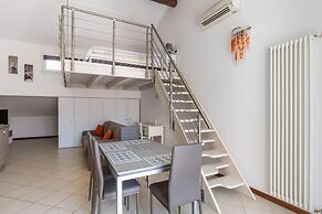 Cozy Mezzanine Apartment by Wonderful Italy