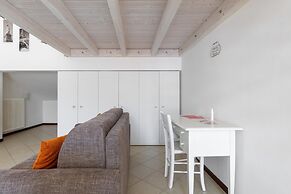 Cozy Mezzanine Apartment by Wonderful Italy
