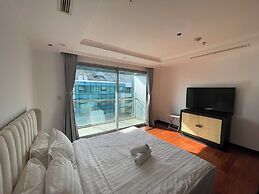 The Rixx Vincom Center