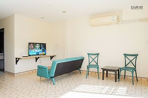 Club 22 Kamala Suites