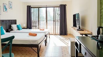 Club 22 Kamala Suites