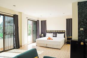 Club 22 Kamala Suites