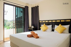 Club 22 Kamala Suites