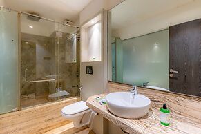 Treebo Supreme Grande