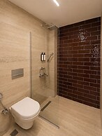 Lumiera Suites Hotel