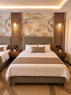 Lumiera Suites Hotel
