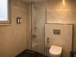 Lumiera Suites Hotel