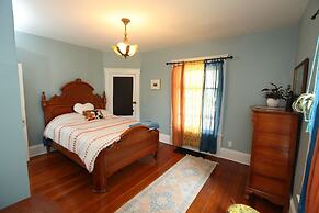 Division Street Suite