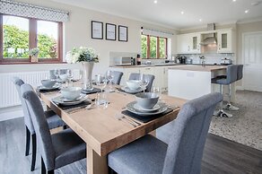 Springfield Lodge - 3 Bedroom Home - Princes Gate