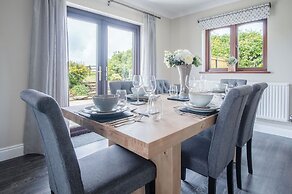 Springfield Lodge - 3 Bedroom Home - Princes Gate