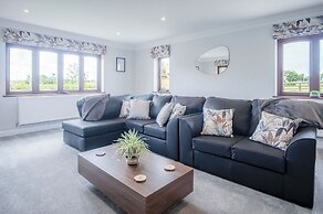 Springfield Lodge - 3 Bedroom Home - Princes Gate