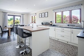 Springfield Lodge - 3 Bedroom Home - Princes Gate