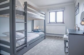 Springfield Lodge - 3 Bedroom Home - Princes Gate