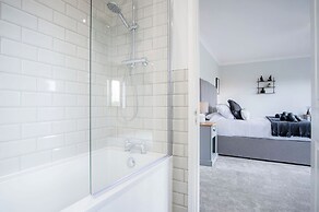 Springfield Lodge - 3 Bedroom Home - Princes Gate