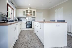 Springfield Lodge - 3 Bedroom Home - Princes Gate