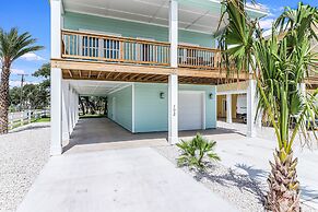 Fishtastic Sp103 4 Bedroom Home by RedAwning