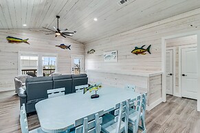 Fishtastic Sp103 4 Bedroom Home by RedAwning