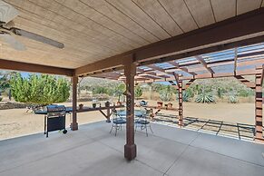 Countryside Spanish Hacienda W/ Spa, Horses, Views by Redawning