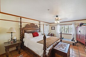 Countryside Spanish Hacienda W/ Spa, Horses, Views by Redawning