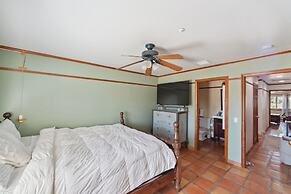 Countryside Spanish Hacienda W/ Spa, Horses, Views by Redawning