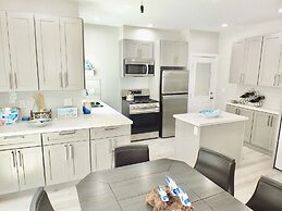 New Beach & Bay Retreat Full of Amenities!