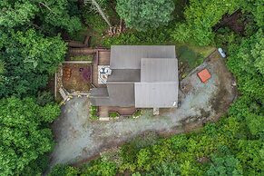 Bear Track Falls Retreat Mtn. Getaway!