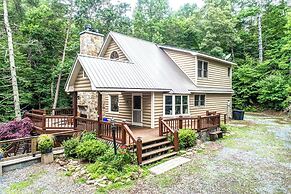 Bear Track Falls Retreat Mtn. Getaway!