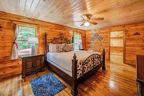 Bear Track Falls Retreat Mtn. Getaway!