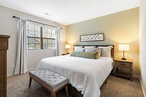 Branson Cozy Bungalow in Premier Location!