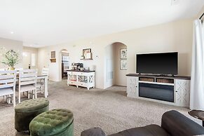 Branson Cozy Bungalow in Premier Location!