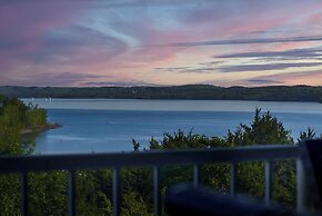 Branson Lakefront Luxury - Water Views