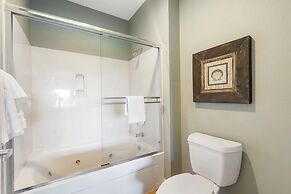 Branson Lakefront Luxury - Water Views