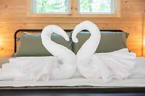 Cedar Creek - Glamping in the Ozarks!