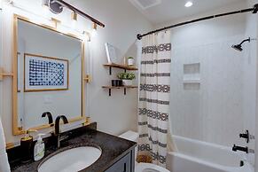 Charming Nashville at the 1865