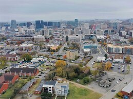 Charming Nashville at the 1865