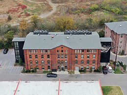 Charming Nashville at the 1865