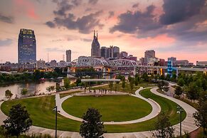 Charming Nashville at the 1865