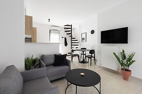 Elliot Neapoli, Athens