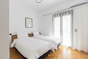 Elliot Neapoli, Athens