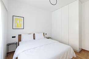 Elliot Neapoli, Athens