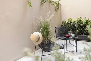 Elliot Neapoli, Athens